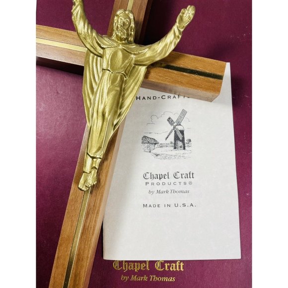 CHAPEL CRAFT by Mark Thomas 10” Walnut Cross Crucifix CC2126-LB-10 Retired Style - Picture 1 of 9